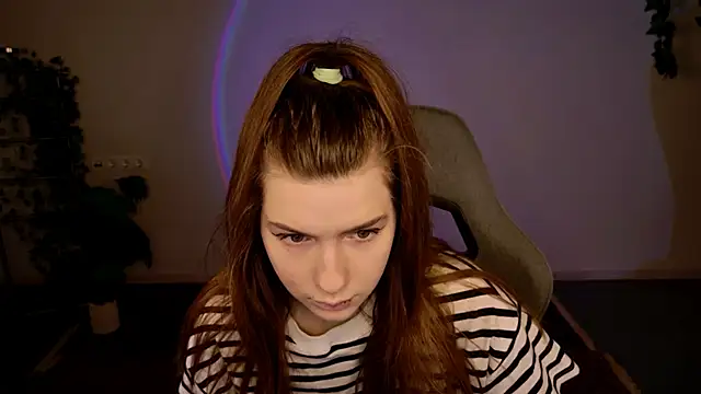 AliceCUNTach online show from 12-17-25, 05:02