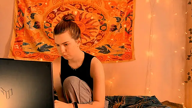 Snapshot of AliceCUNTach chatting on 04-30-26, 05:03 AliceCUNTach online show from 04-30-26, 05:03