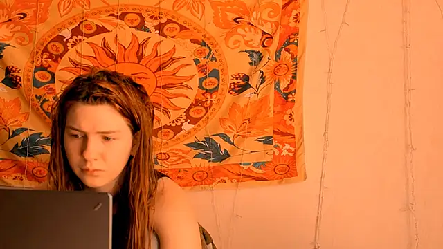 Snapshot of AliceCUNTach chatting on 06-06-26, 05:12 AliceCUNTach online show from 06-06-26, 05:12