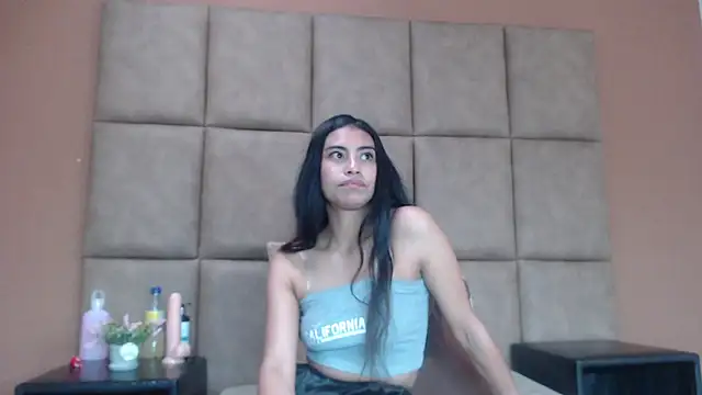 Emily Mitchell online show from 10-16-25, 06:53