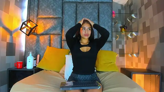 Emily Mitchell online show from 11-25-25, 06:52