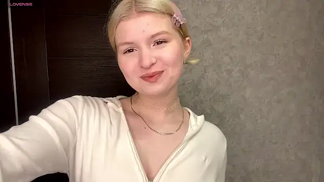 Snapshot of ShontaWasilko chatting on 02-09-26, 09:19 ShontaWasilko online show from 02-09-26, 09:19