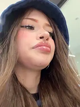 Bunnyylovee online show from 03-25-26, 07:53