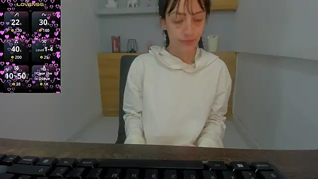 Snapshot of LunaBella55 chatting on 09-14-25, 10:58 LunaBella55 online show from 09-14-25, 10:58