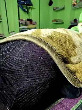 Snapshot of Hot_lali_555 chatting on 10-14-25, 01:06 Hot lali 555 online show from 10-14-25, 01:06