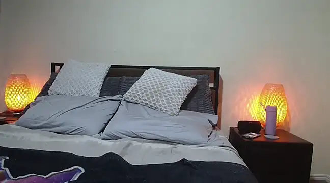 aussiepeaches online show from 03-22-25, 11:32