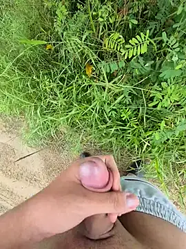 Snapshot of winter0cold_ chatting on 10-27-25, 02:37 winter0cold online show from 10-27-25, 02:37