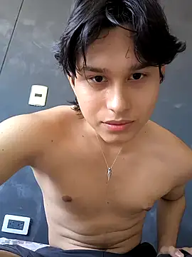 Snapshot of TeddyBear_07 chatting on 09-13-25, 01:33 TeddyBear 07 online show from 09-13-25, 01:33