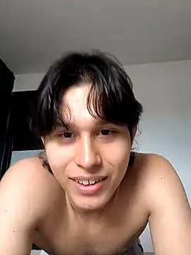 Snapshot of TeddyBear_07 chatting on 09-20-25, 08:32 TeddyBear 07 online show from 09-20-25, 08:32