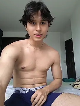 Snapshot of TeddyBear_07 chatting on 10-17-25, 01:35 TeddyBear 07 online show from 10-17-25, 01:35