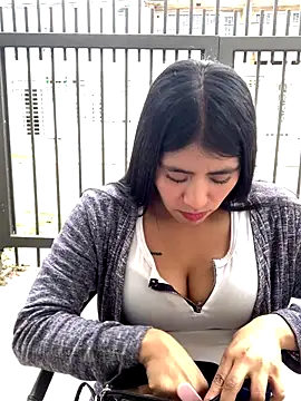 Adele Pinkk online show from 09-26-25, 04:11