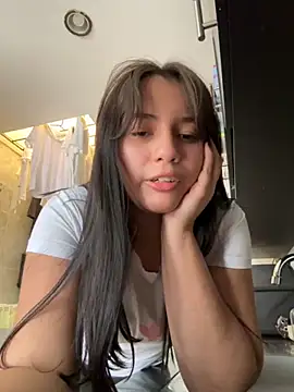 Snapshot of Angeldusttt chatting on 09-13-25, 04:18 Angeldusttt online show from 09-13-25, 04:18