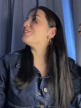 Snapshot of Angeldusttt chatting on 09-18-25, 06:21 Angeldusttt online show from 09-18-25, 06:21