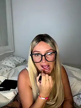 Snapshot of madiiy chatting on 09-25-25, 07:17 madiiy online show from 09-25-25, 07:17