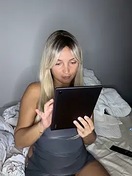 Snapshot of madiiy chatting on 09-26-25, 10:36 madiiy online show from 09-26-25, 10:36