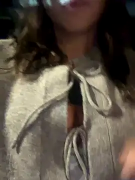 Snapshot of madiiy chatting on 09-27-25, 07:08 madiiy online show from 09-27-25, 07:08