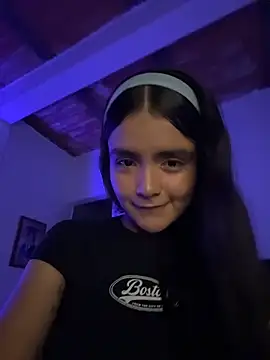 Snapshot of Ashley_and_Zoe chatting on 11-26-25, 10:00 Ashley and Zoe online show from 11-26-25, 10:00