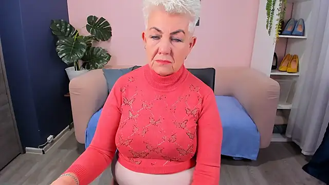 Snapshot of HotandMature chatting on 11-02-25, 09:00 HotandMature online show from 11-02-25, 09:00