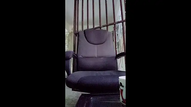 Snapshot of Labarbie77 chatting on 09-28-25, 12:32 Labarbie77 online show from 09-28-25, 12:32