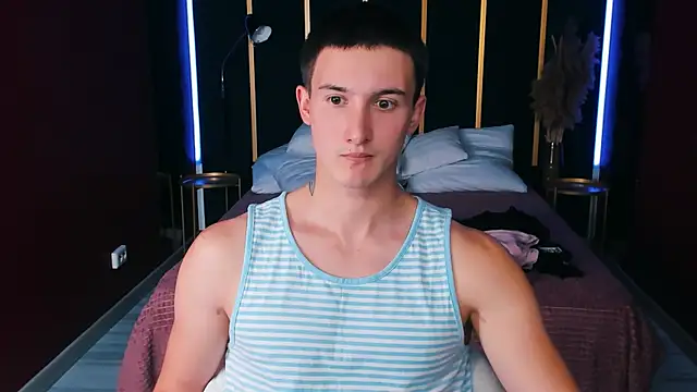 Snapshot of David__Diamond chatting on 09-14-25, 03:44 David Diamond online show from 09-14-25, 03:44