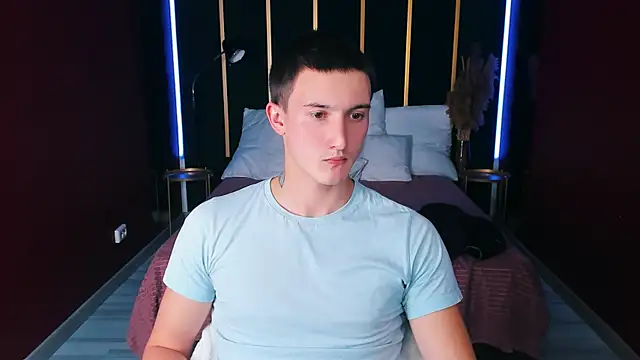 Snapshot of David__Diamond chatting on 09-15-25, 08:31 David Diamond online show from 09-15-25, 08:31