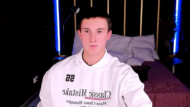 Snapshot of David__Diamond chatting on 10-06-25, 04:04 David Diamond online show from 10-06-25, 04:04