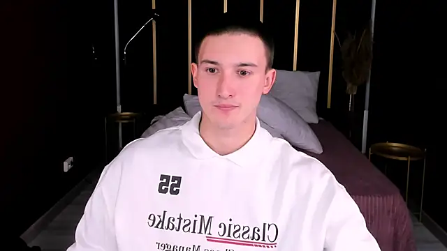 Snapshot of David__Diamond chatting on 10-08-25, 03:53 David Diamond online show from 10-08-25, 03:53