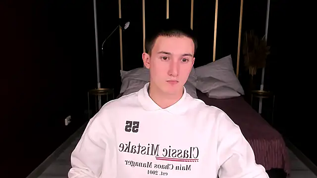 Snapshot of David__Diamond chatting on 10-19-25, 03:45 David Diamond online show from 10-19-25, 03:45