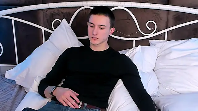 Snapshot of David__Diamond chatting on 10-22-25, 02:50 David Diamond online show from 10-22-25, 02:50