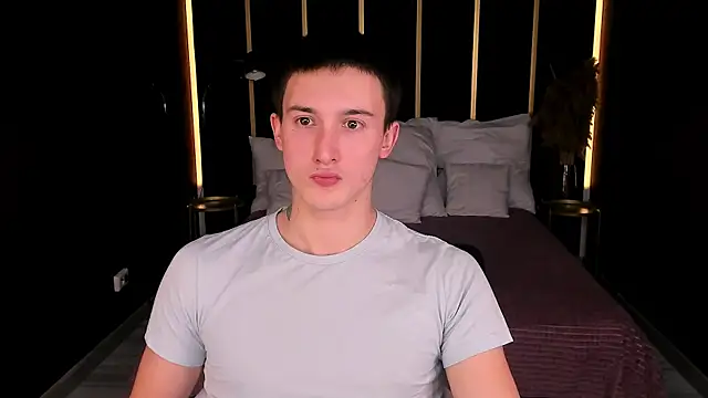 Snapshot of David__Diamond chatting on 11-08-25, 03:45 David Diamond online show from 11-08-25, 03:45