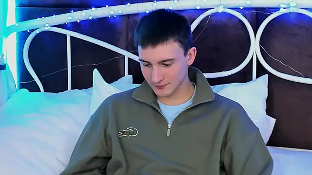 Snapshot of David__Diamond chatting on 12-02-25, 04:35 David Diamond online show from 12-02-25, 04:35