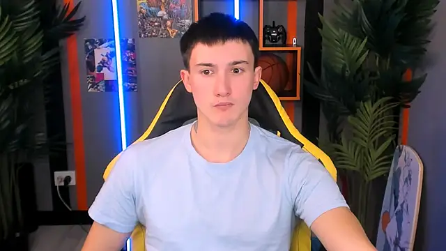 Snapshot of David__Diamond chatting on 12-04-25, 04:05 David Diamond online show from 12-04-25, 04:05