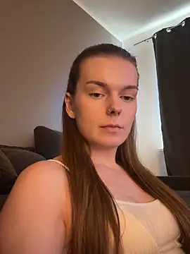 LisaFreier online show from 10-20-25, 03:12