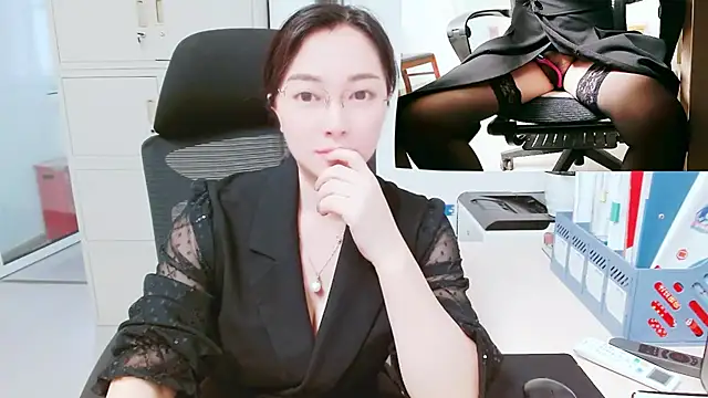 OL-Lily online show from 10-14-25, 01:28