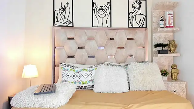 Snapshot of Isabell_Villa chatting on 09-22-25, 03:41 Isabell Villa online show from 09-22-25, 03:41