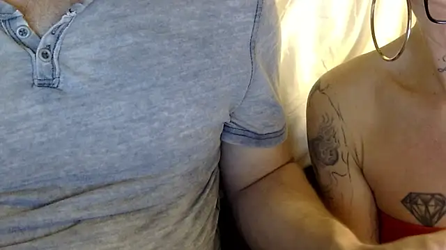 Snapshot of Electra_Slash chatting on 02-14-26, 12:35 Electra Slash online show from 02-14-26, 12:35