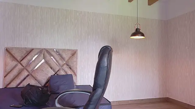 Snapshot of Olivia11_ chatting on 02-20-26, 03:01 Olivia11 online show from 02-20-26, 03:01