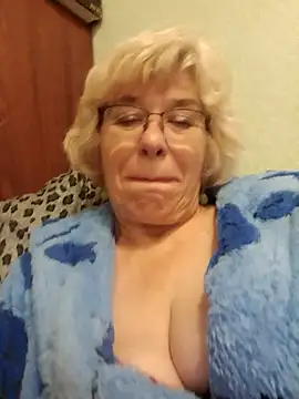 52MiaLove02 online show from 10-28-25, 05:59