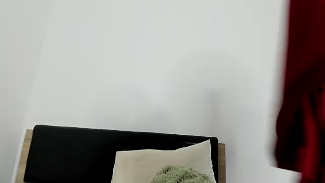 Soyun Mia online show from 12-04-25, 08:28