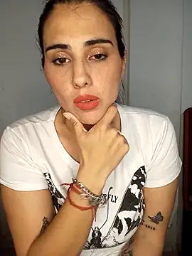 Snapshot of kariciasecreta chatting on 09-11-25, 01:28 kariciasecreta online show from 09-11-25, 01:28