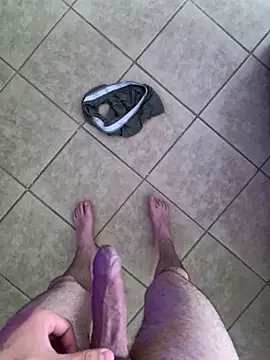 pitudo1313wuero online show from 10-28-25, 10:12