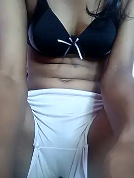 Snapshot of riyaroy9999 chatting on 09-23-25, 07:11 riyaroy9999 online show from 09-23-25, 07:11