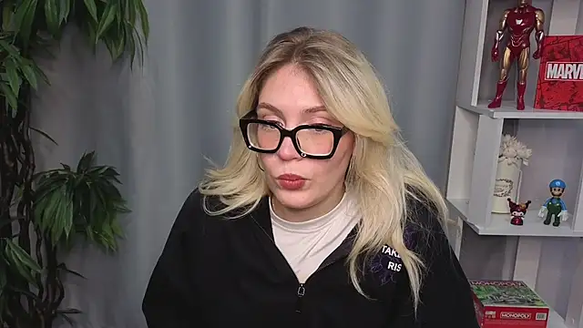 Snapshot of GraceCaldwell chatting on 10-24-25, 03:52 GraceCaldwell online show from 10-24-25, 03:52