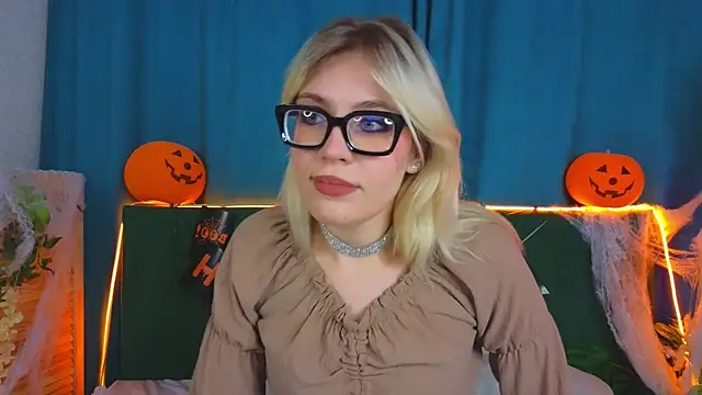 Snapshot of GraceCaldwell chatting on 10-27-25, 06:12 GraceCaldwell online show from 10-27-25, 06:12