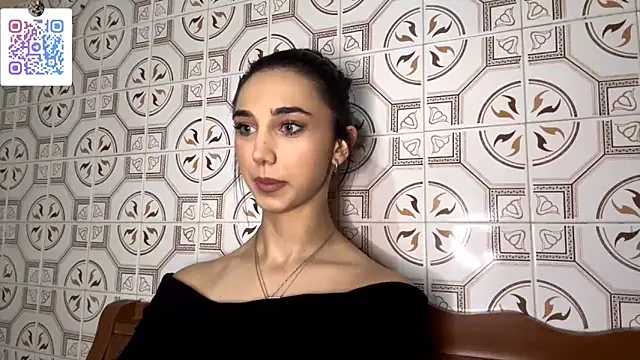 LinaMour online show from 11-30-25, 10:25