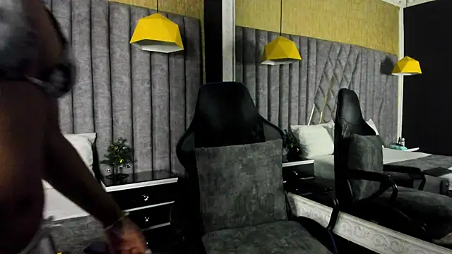 SkylerBloomm online show from 12-22-25, 03:03