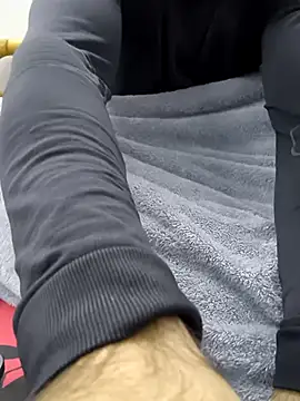 yazinyazin1 online show from 11-24-25, 09:47