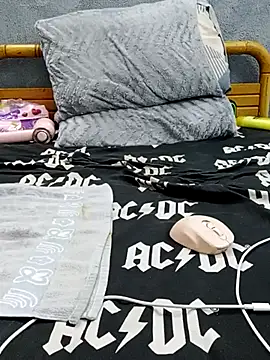 yazinyazin1 online show from 12-21-25, 11:28