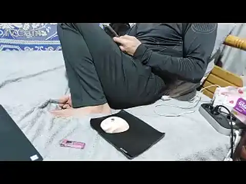 yazinyazin1 online show from 02-12-26, 06:30