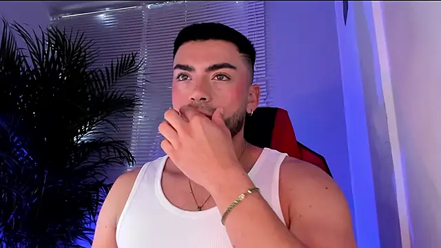 Alexander Diiaz online show from 10-15-25, 01:00